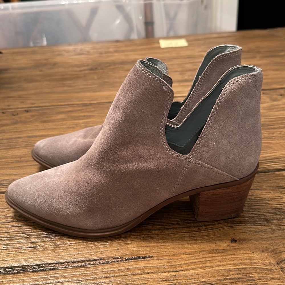 Steven Booties - Picture 2 of 6